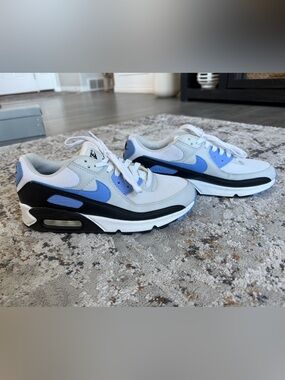 Nike Air Max Athletic Shoes White Black Blue
